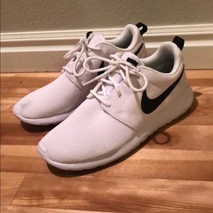White Nike Roshe Athletic Shoes